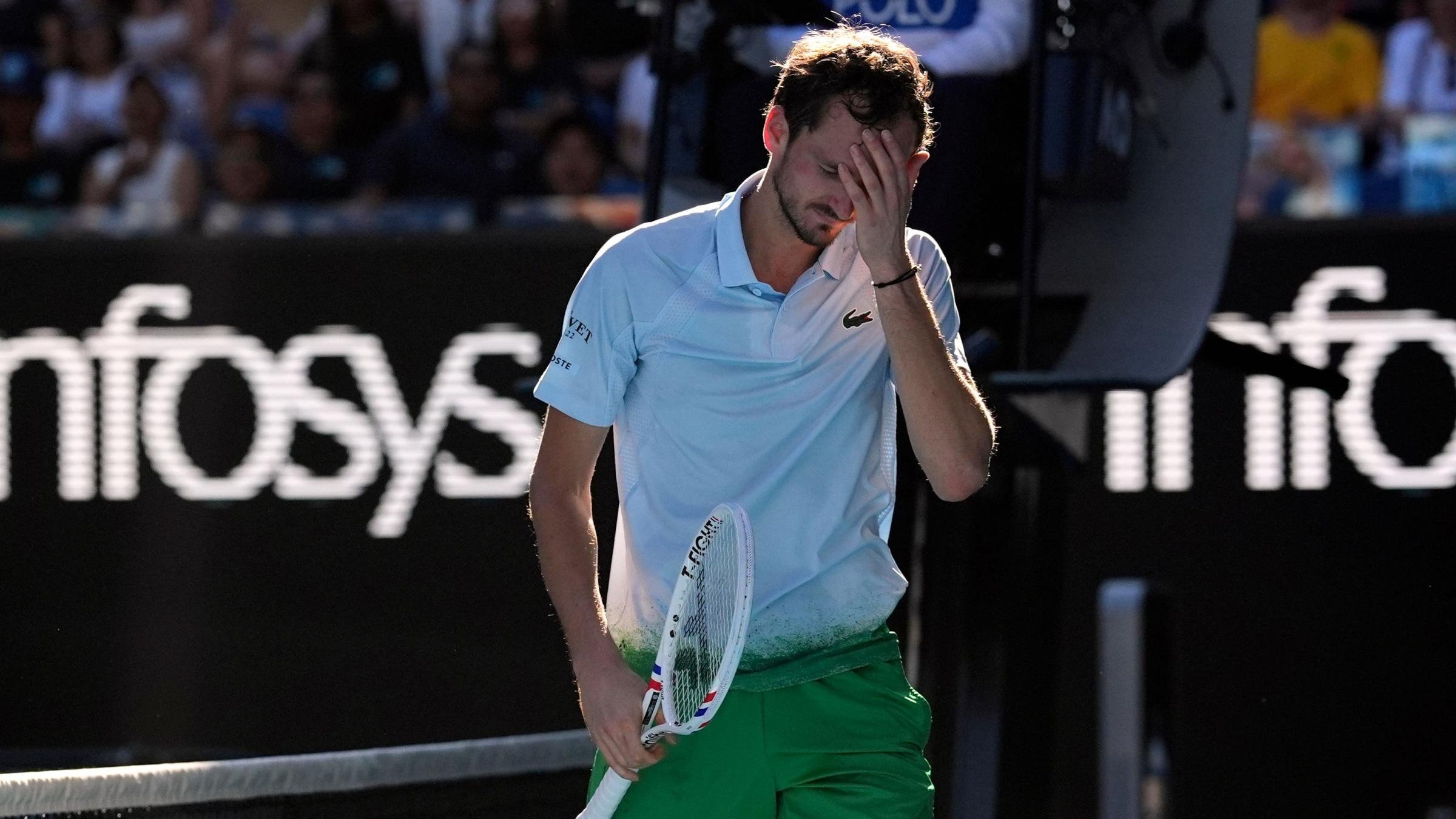 西班牙网球队翻盘世界网球队，梅德韦杰夫完成帽子戏法的简单介绍