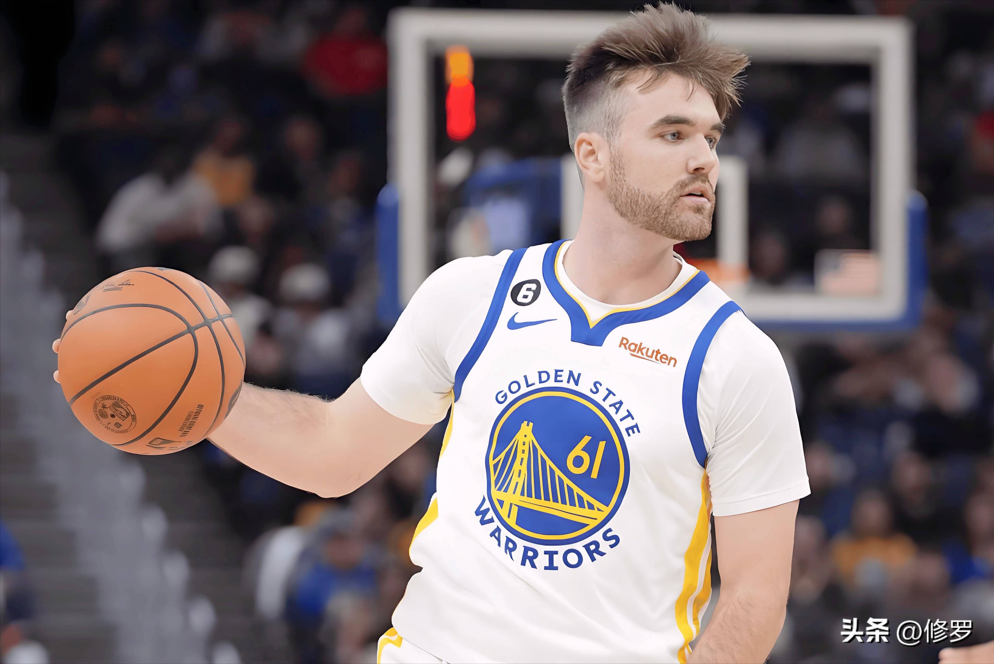 包含勇士队面临危机，主教练寻找解决之道的词条