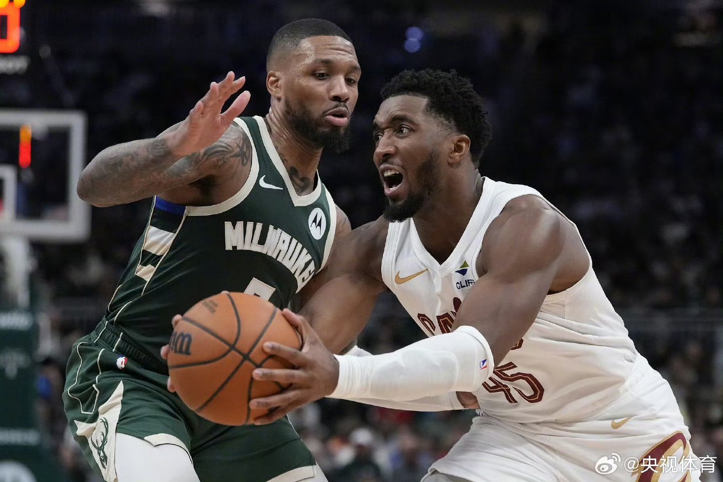 雄鹿鏖战尼克斯，乔治统治全场的简单介绍