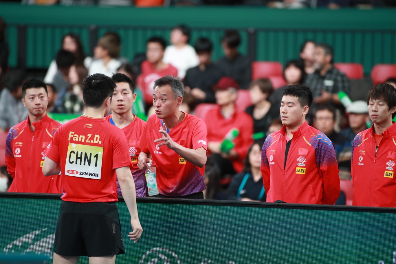 日本队完胜英格兰队，梁靖崑带队取胜的简单介绍