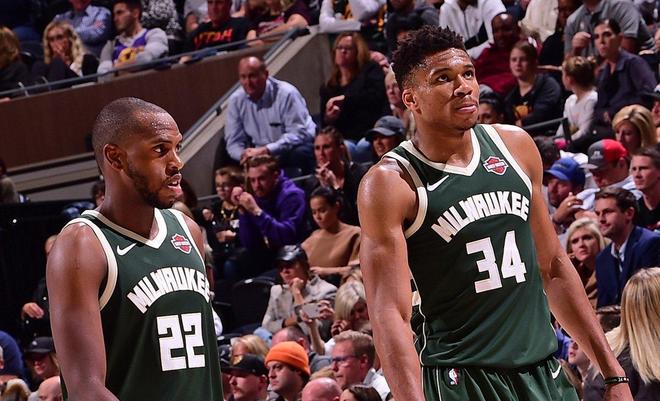 天津队碾压雄鹿，字母哥带队取胜