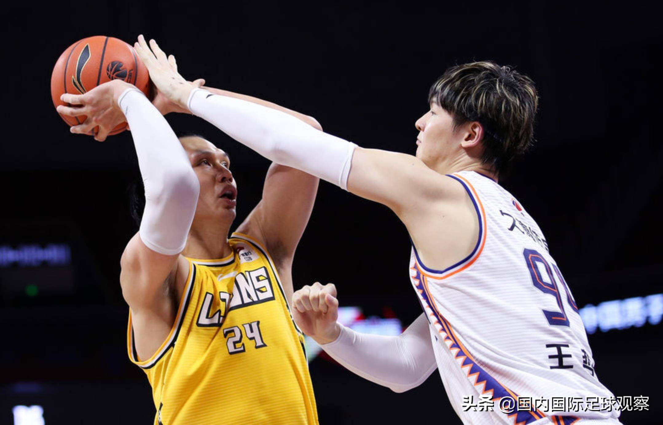 PG电子娱乐官网-广州队横扫上海队，麦科勒姆点燃赛场