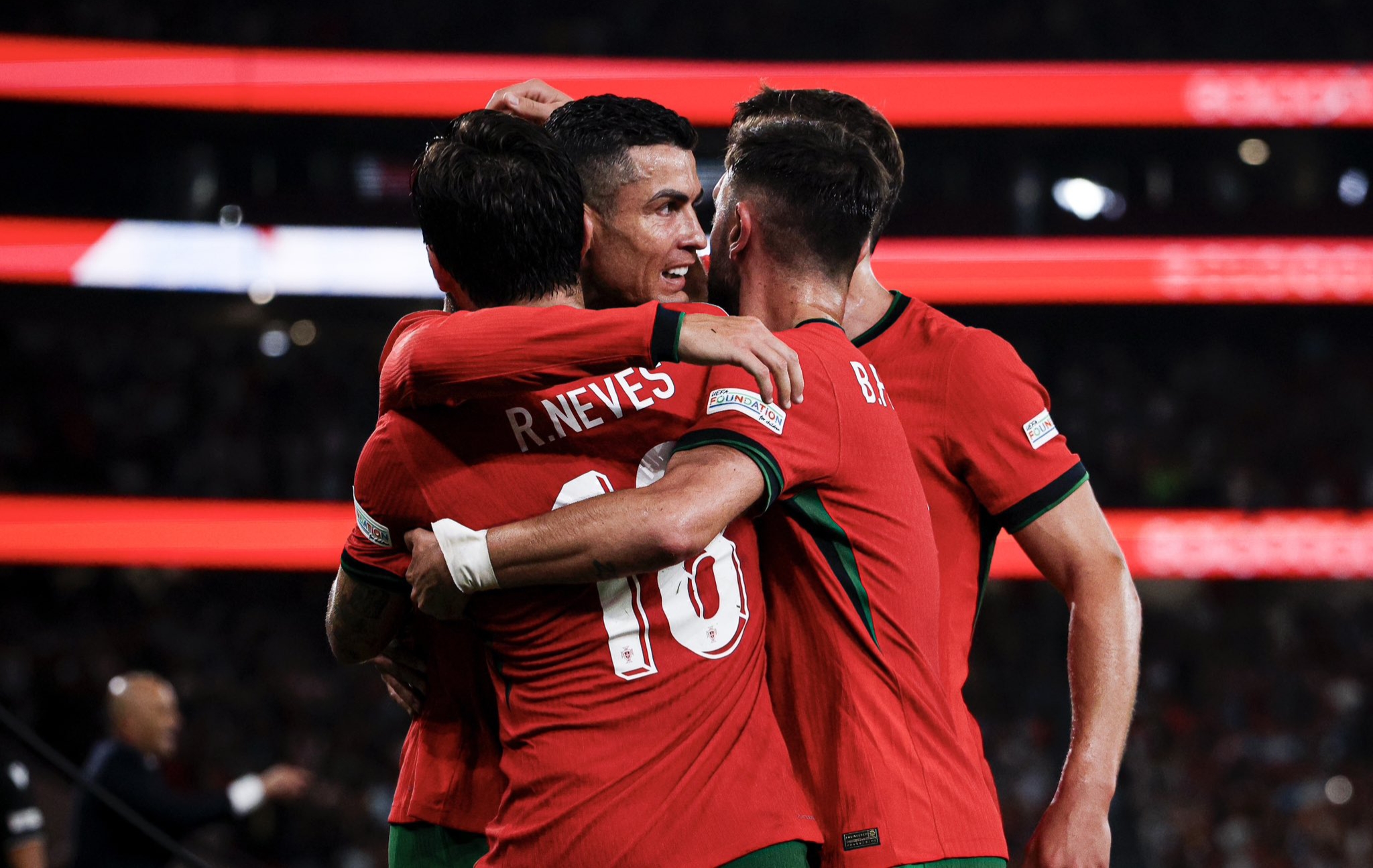 法国后卫表现出色,球队连胜在握的简单介绍 法国后卫表现出色,球队连胜在握的简单介绍