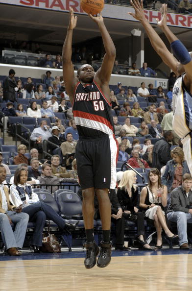 包含开拓者客场失利，战绩节节下滑前景蒙上阴云的词条