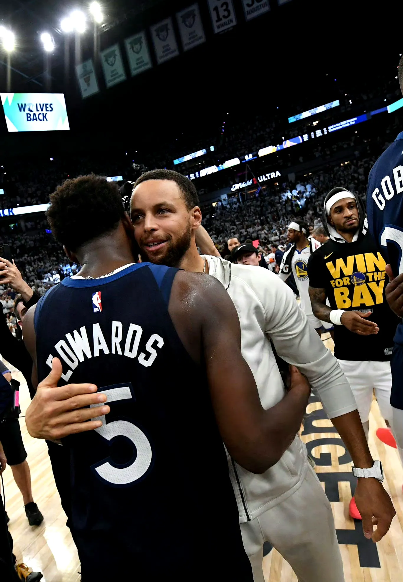 关于勇士队总决赛前景堪忧，后防线瓦解或成隐患的信息