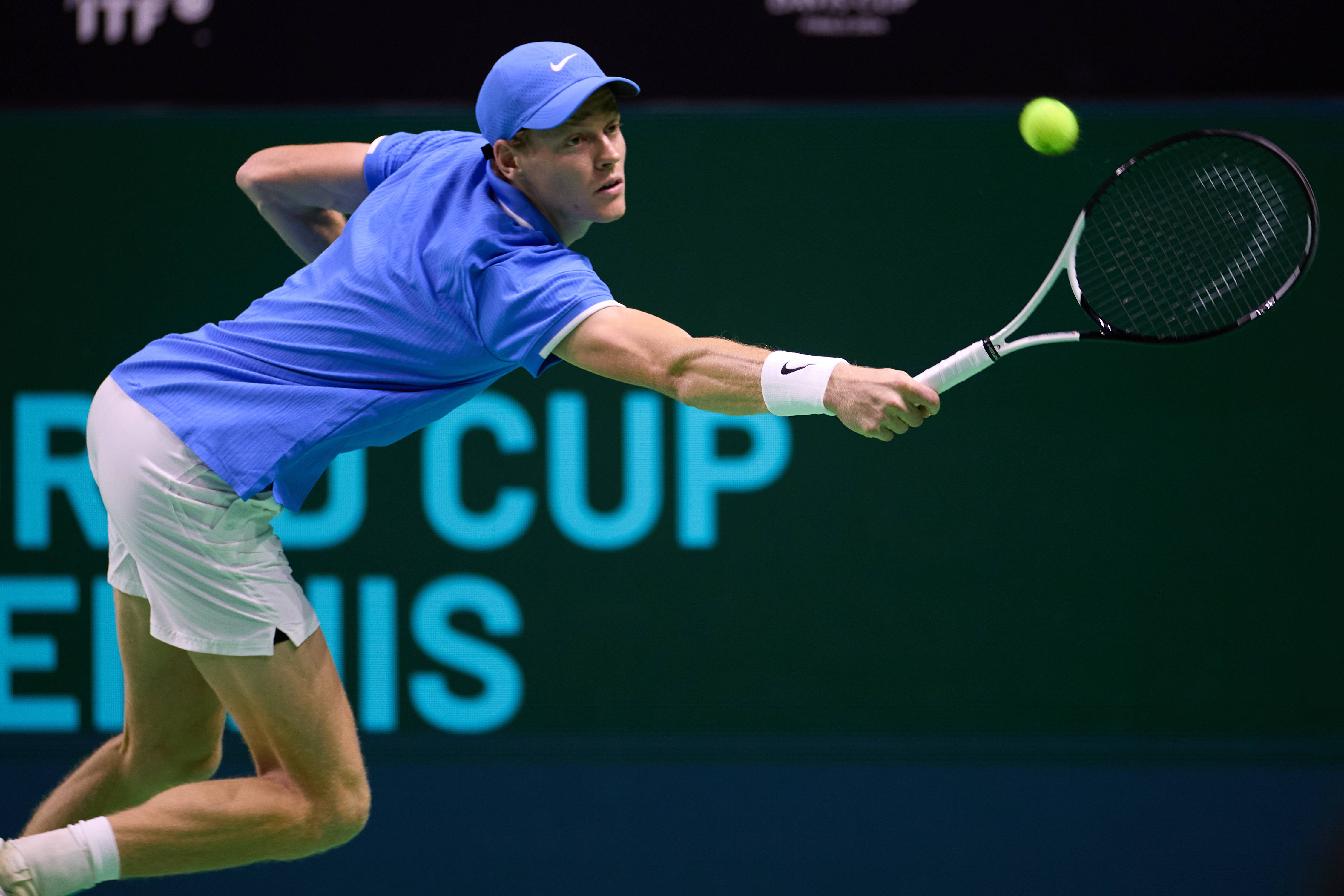 包含戴维斯杯绝杀蒙特卡洛大师赛，辛纳带队取胜的词条