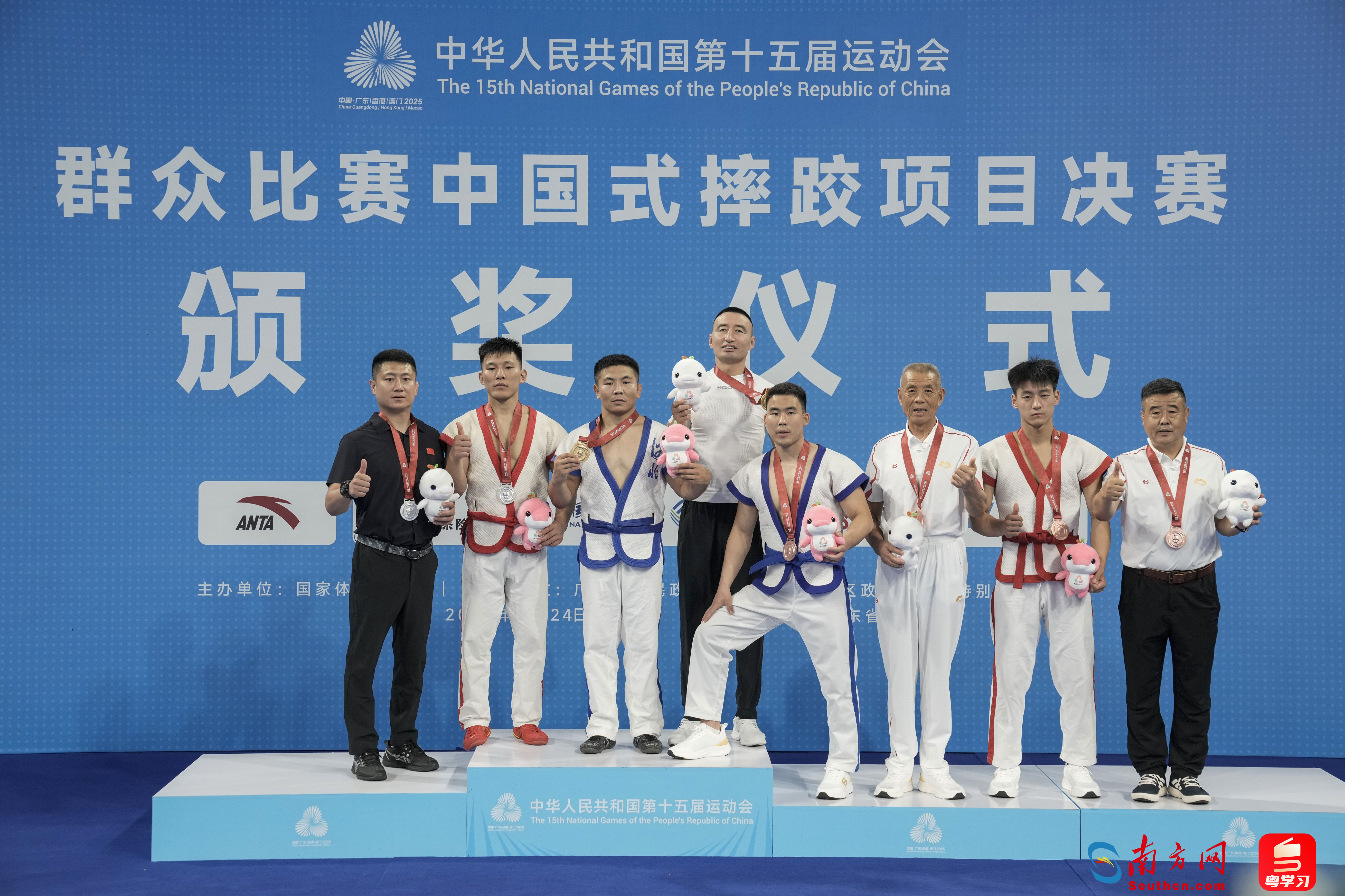 关于体育比赛精彩绝伦，金牌选手大放异彩的信息