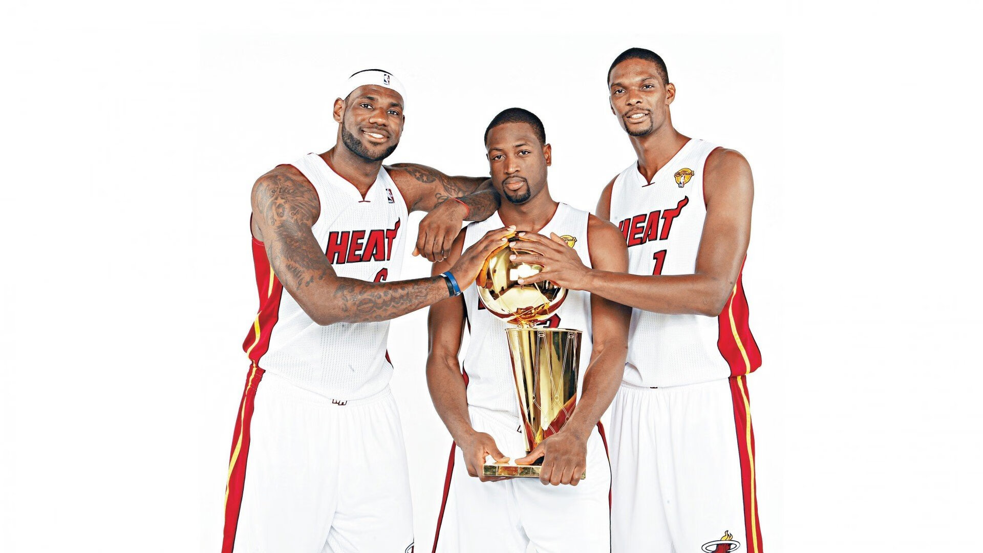 克瓦拉茨赫利亚关键回合一剑封喉，那不勒斯力克尼斯锁定胜局