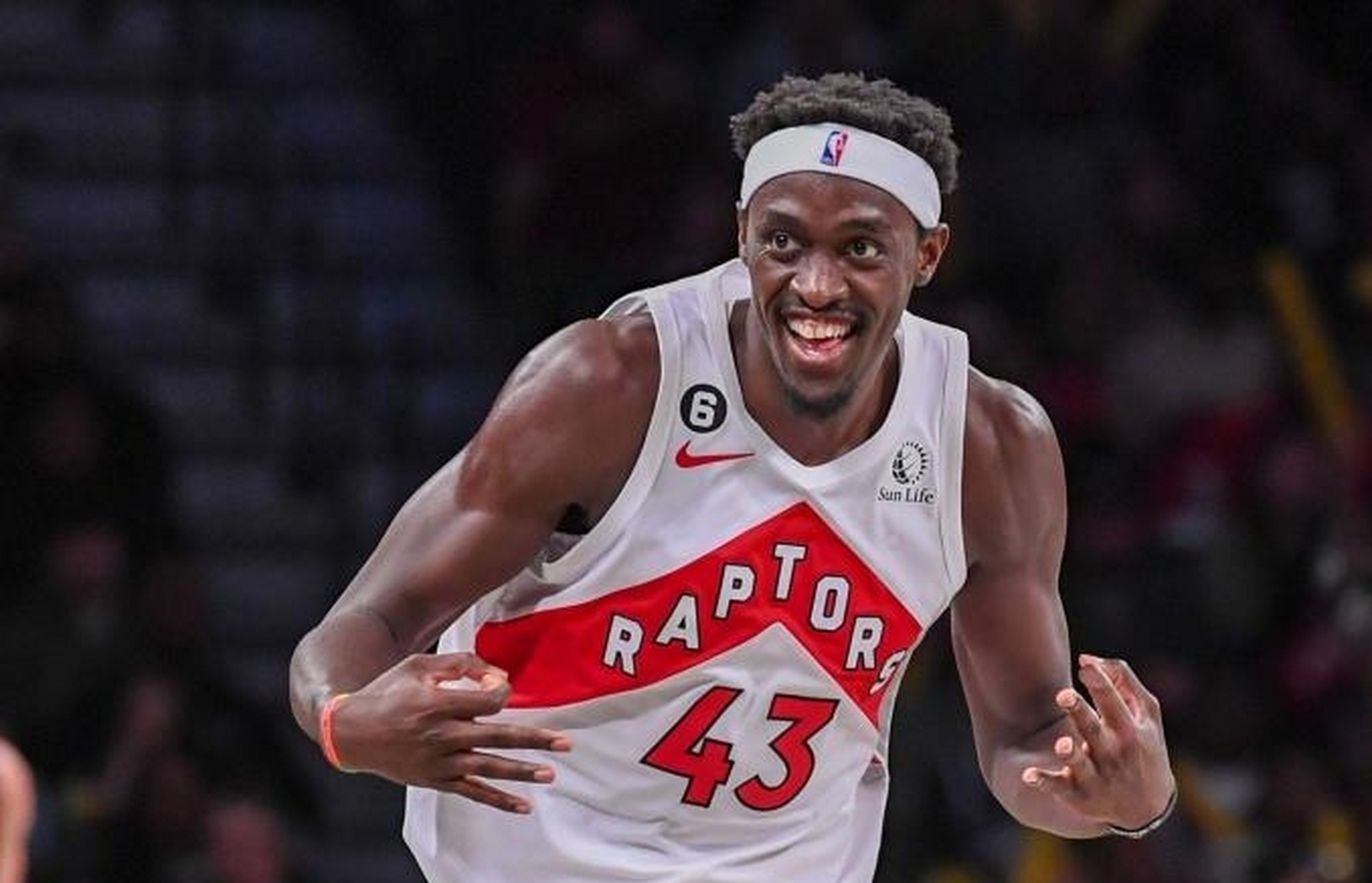 关于猛龙客场大胜老鹰,联盟第一宝座仍稳固的信息 关于猛龙客场大胜老鹰,联盟第一宝座仍稳固的信息