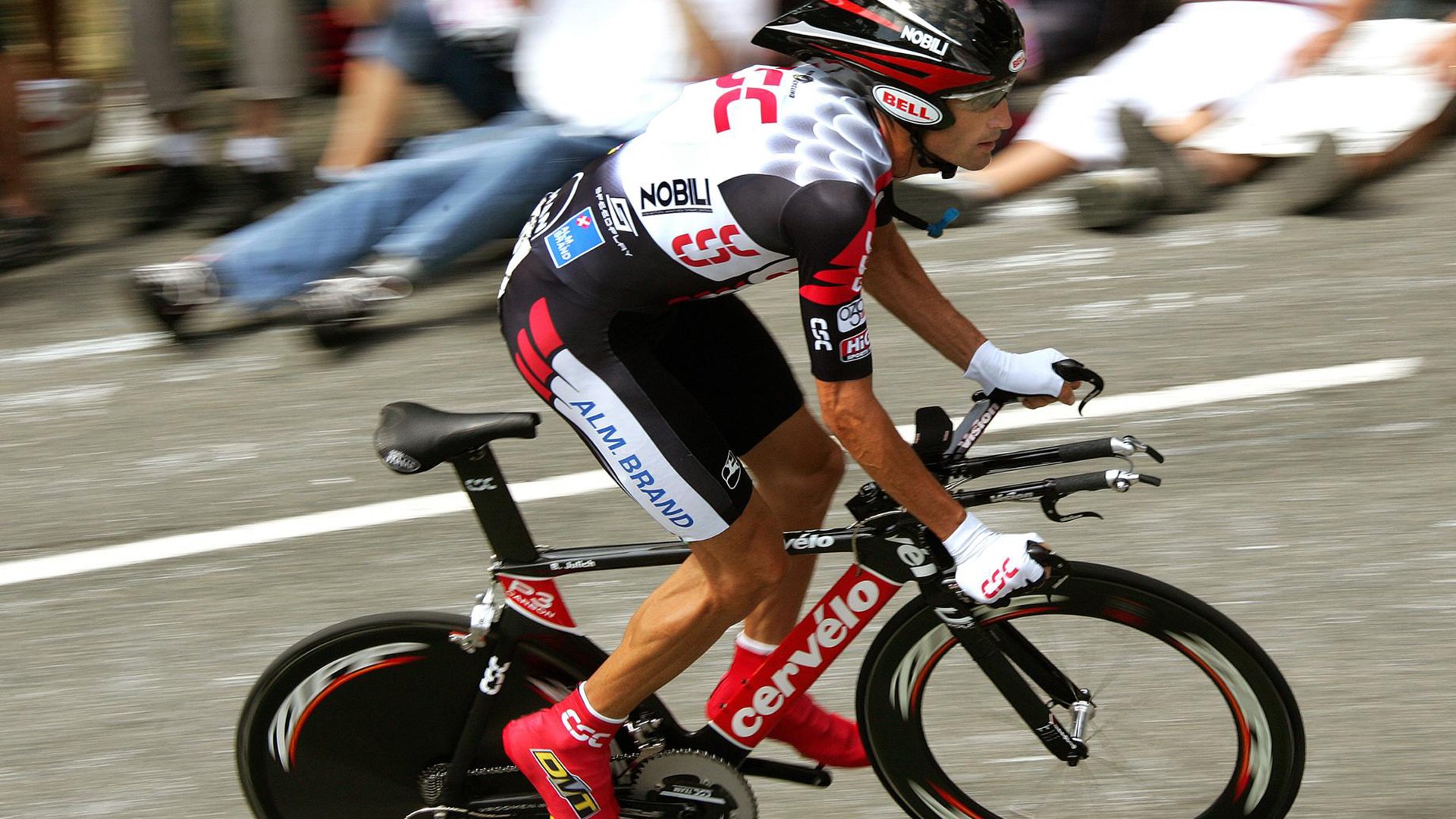 当希腊神话遇上南美狂想曲，内马尔在错位时空中的个人艺术展